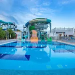 J'adore Deluxe & Ultra Hotel
