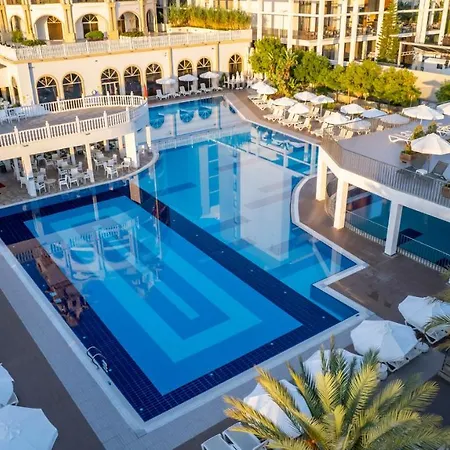 J'adore Deluxe & Ultra Szálloda Side