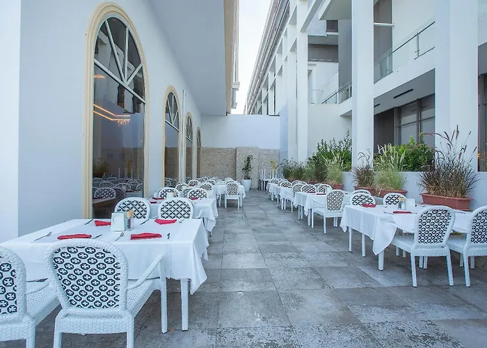 Hotel J'adore Deluxe & Ultra 5*