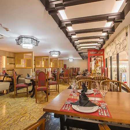 Hotel J'adore Deluxe & Ultra Side